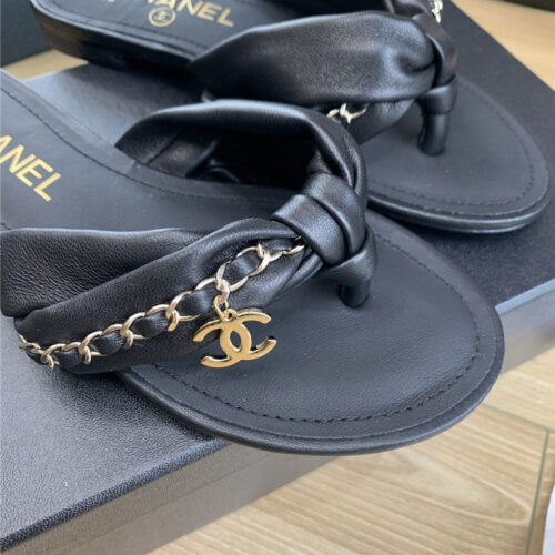 High Quality Luxury Chanel Flat Chain Slippers – Style 26918 product detail