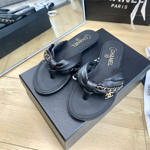High Quality Luxury Chanel Flat Chain Slippers – Style 26918 alternate view