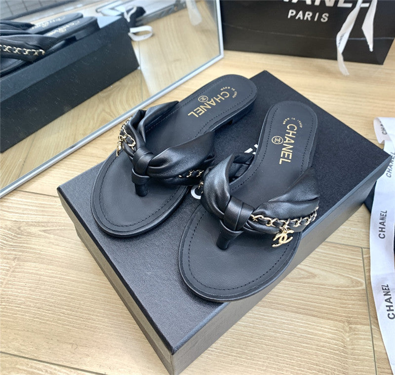 High Quality Luxury Chanel Flat Chain Slippers – Style 26918 product detail