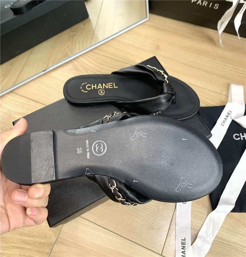 High Quality Luxury Chanel Flat Chain Slippers – Style 26918 product detail