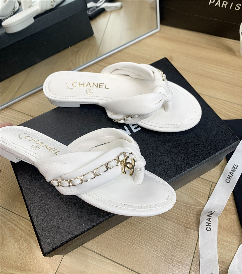 High Quality Luxury Chanel Flat Chain Slippers – Style 90758 product detail