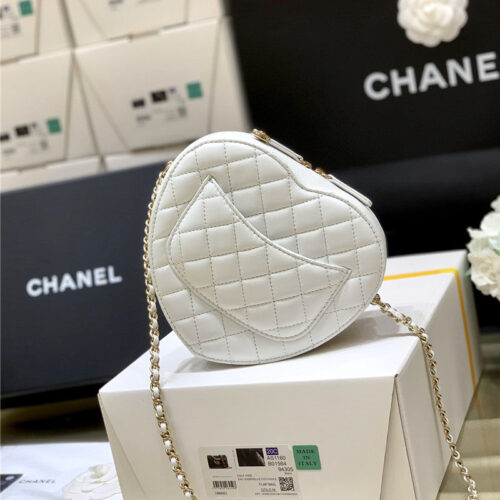High Quality Luxury Chanel Diamond Heart Bag Large alternate view
