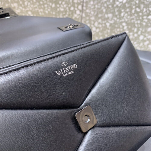 High Quality Luxury Valentino Garavani One Stud Bag product detail