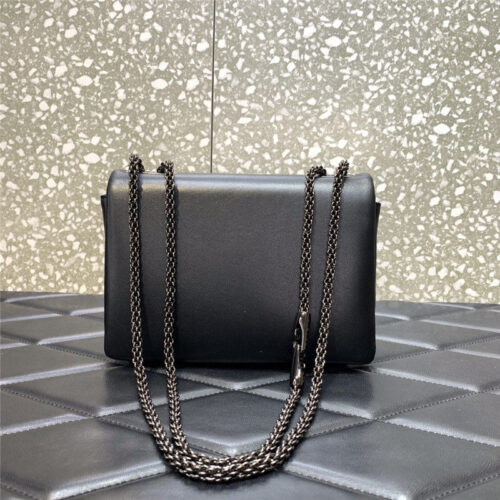 High Quality Luxury Valentino Garavani One Stud Bag alternate view