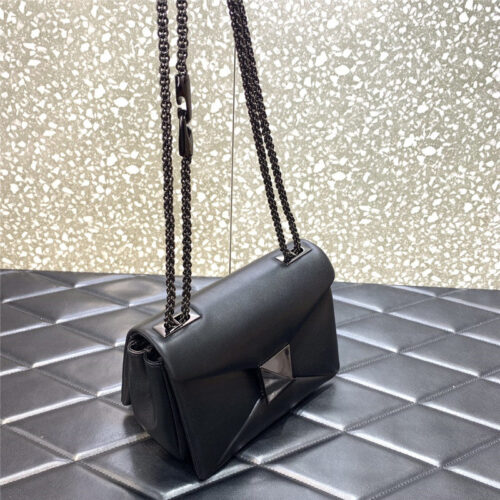 High Quality Luxury Valentino Garavani One Stud Bag product detail