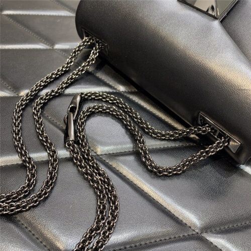 High Quality Luxury Valentino Garavani One Stud Bag product detail