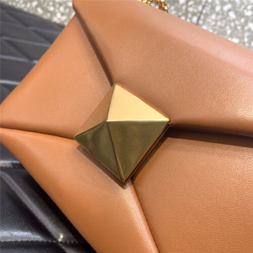 High Quality Luxury Valentino Garavani One Stud Bag – Style 03650 product detail