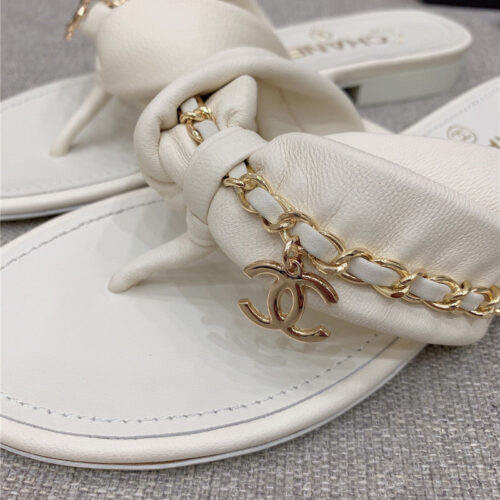 High Quality Luxury Chanel Flip-Flop Chain Sheepskin Slippers – Style 86630 product detail