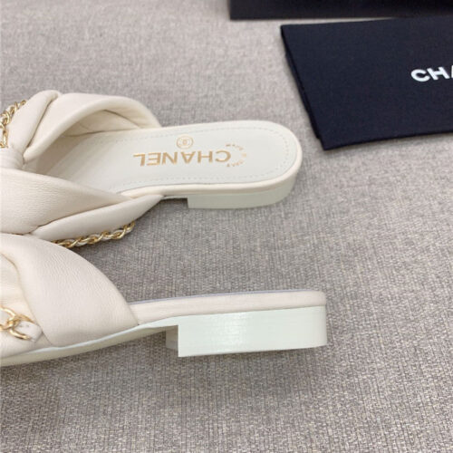 High Quality Luxury Chanel Flip-Flop Chain Sheepskin Slippers – Style 86630 product detail