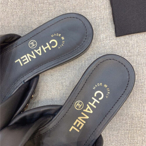 High Quality Luxury Chanel Flip-Flop Chain Sheepskin Slippers product detail