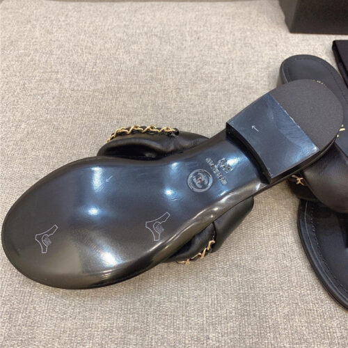 High Quality Luxury Chanel Flip-Flop Chain Sheepskin Slippers product detail
