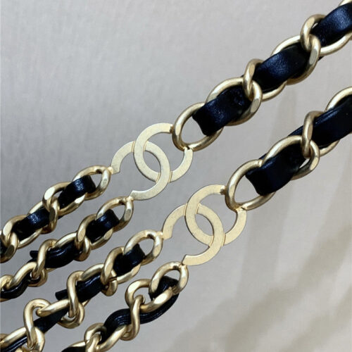 High Quality Luxury Chanel 22 Large Handbag Black product detail