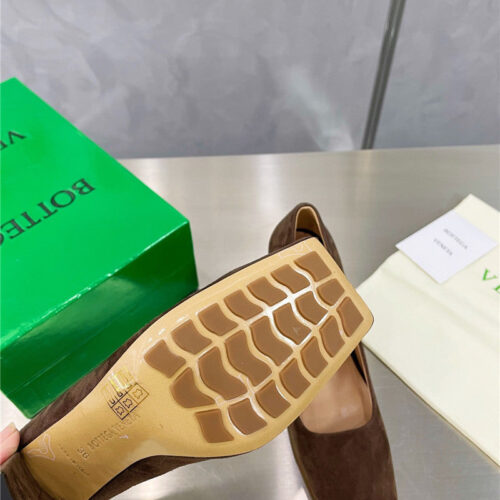 High Quality Luxury Bottega Veneta Square Toe Block Heels product detail