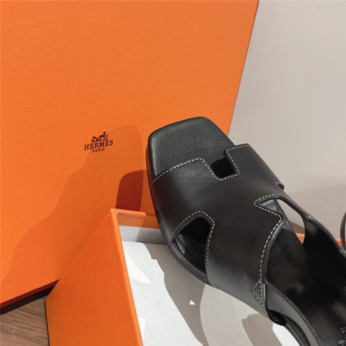 High Quality Luxury Hermes Chunky Heel Sandals – Style 25923 product detail