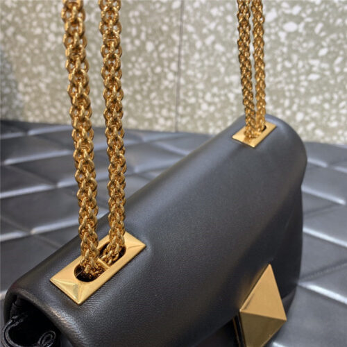 High Quality Luxury Valentino Garavani One Stud Bag – Style 03648 product detail