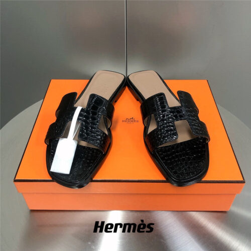 High Quality Luxury Hermes Oran Crocodile Slippers – Style 70851 product detail