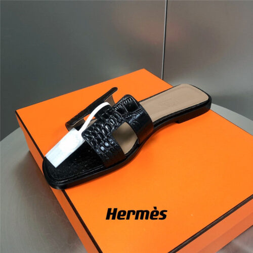 High Quality Luxury Hermes Oran Crocodile Slippers – Style 70851 product detail