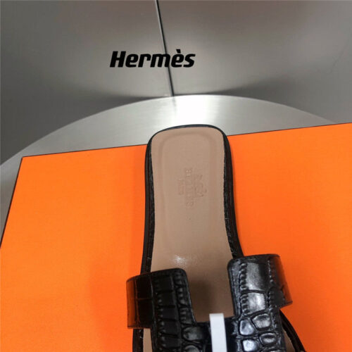 High Quality Luxury Hermes Oran Crocodile Slippers – Style 70851 product detail