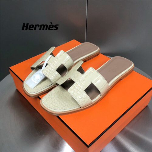 High Quality Luxury Hermes Oran Crocodile Slippers – Style 05315 alternate view