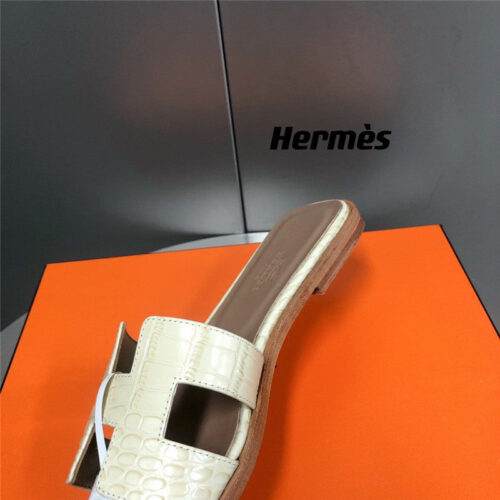 High Quality Luxury Hermes Oran Crocodile Slippers – Style 05315 product detail