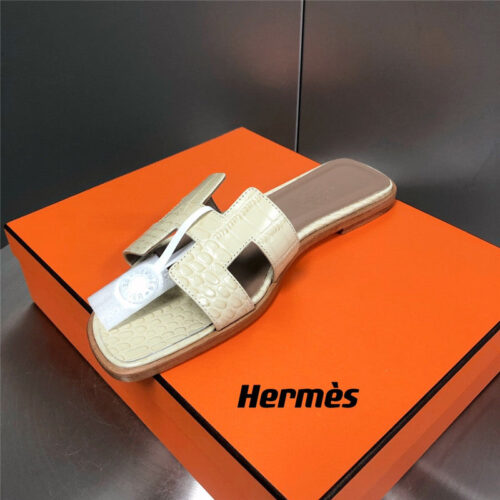 High Quality Luxury Hermes Oran Crocodile Slippers – Style 05315 product detail