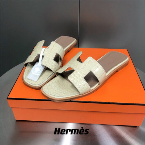 High Quality Luxury Hermes Oran Crocodile Slippers – Style 05315 product detail