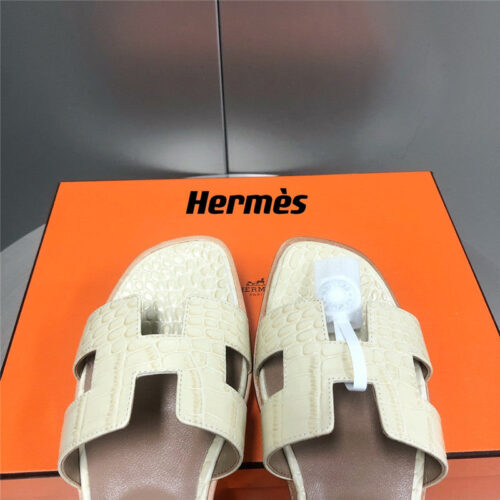 High Quality Luxury Hermes Oran Crocodile Slippers – Style 05315 product detail
