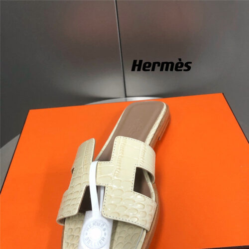 High Quality Luxury Hermes Oran Crocodile Slippers – Style 05315 product detail