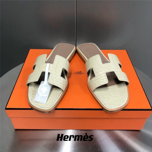 High Quality Luxury Hermes Oran Crocodile Slippers – Style 05315 product detail