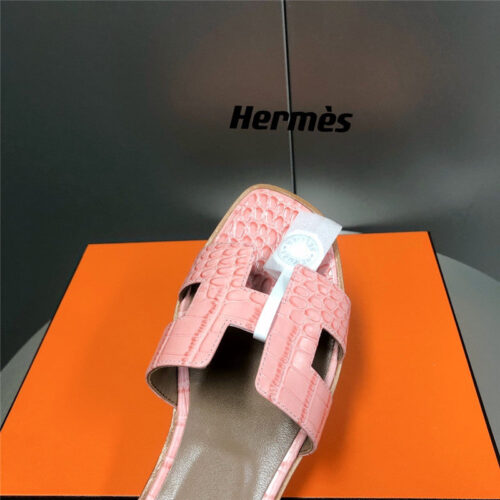 High Quality Luxury Hermes Oran Crocodile Slippers – Style 39779 product detail