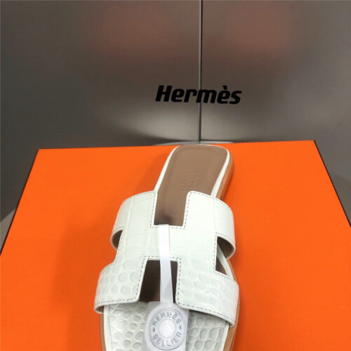 High Quality Luxury Hermes Oran Crocodile Slippers product detail