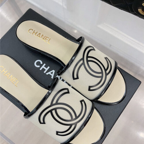 High Quality Luxury Chanel Classic Flat Logo Slippers alternate view