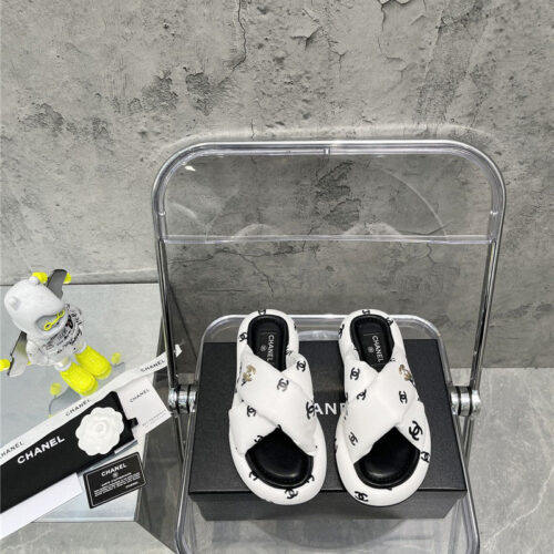 High Quality Luxury Chanel Bread Slippers – Style 63974 alternate view