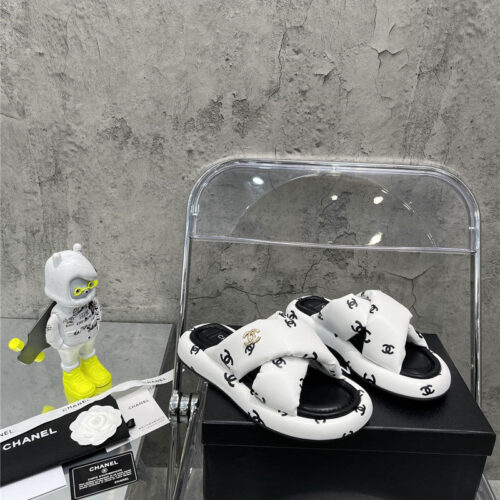 High Quality Luxury Chanel Bread Slippers – Style 63974 product detail