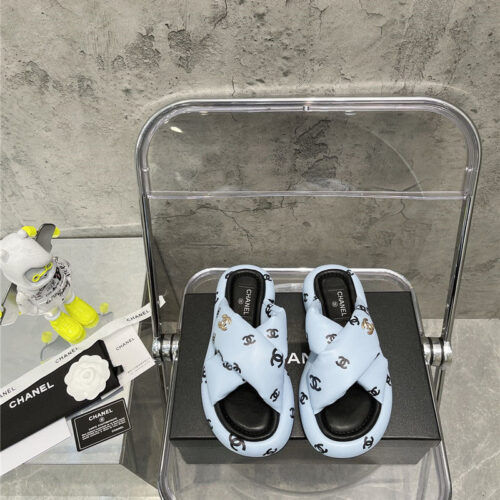 High Quality Luxury Chanel Bread Slippers – Style 98438 alternate view