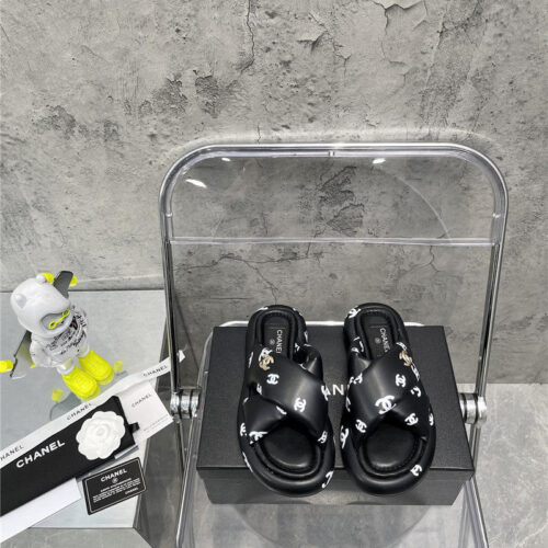 High Quality Luxury Chanel Bread Slippers product detail