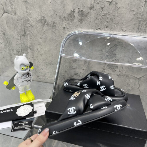 High Quality Luxury Chanel Bread Slippers product detail