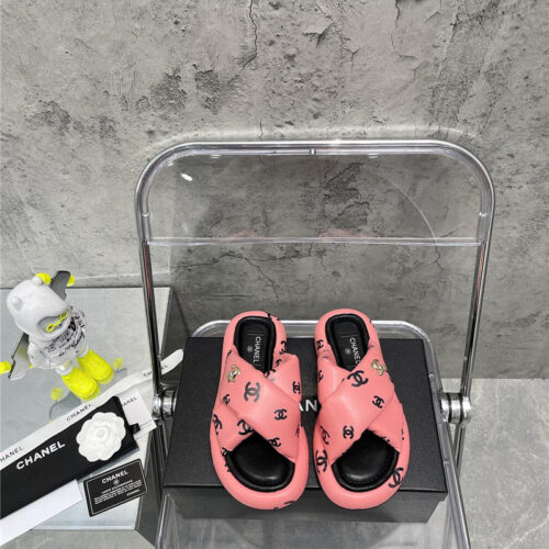 High Quality Luxury Chanel Bread Slippers – Style 69062 alternate view