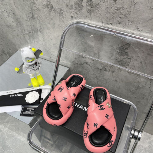 High Quality Luxury Chanel Bread Slippers – Style 69062 product detail