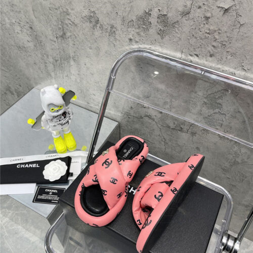 High Quality Luxury Chanel Bread Slippers – Style 69062 product detail