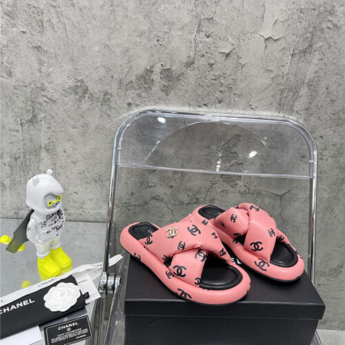 High Quality Luxury Chanel Bread Slippers – Style 69062 product detail