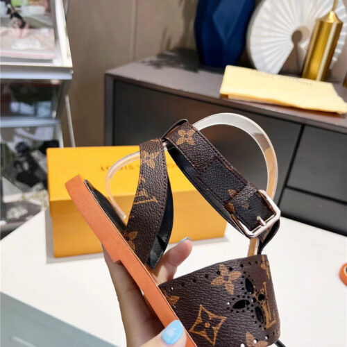 High Quality Luxury Louis Vuitton Lock It Flat Mules Sandals product detail