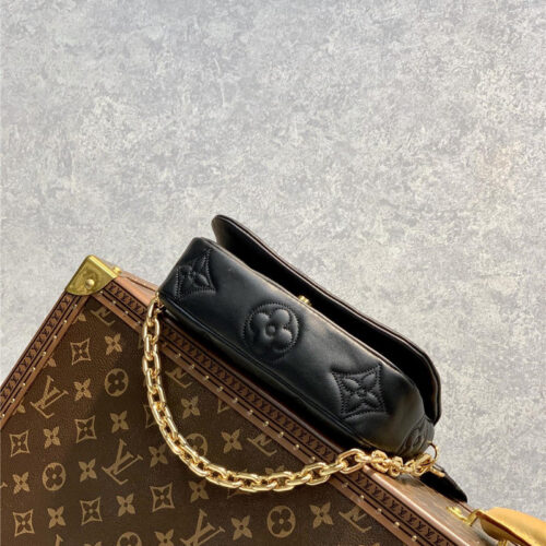High Quality Luxury Louis Vuitton Bubblegram Wallet On Strap Bag product detail