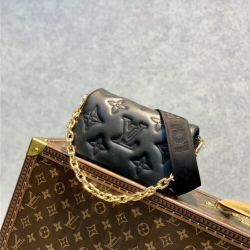 High Quality Luxury Louis Vuitton Bubblegram Wallet On Strap Bag alternate view