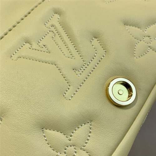 High Quality Luxury Louis Vuitton Bubblegram Wallet On Strap Bag – Style 47520 product detail