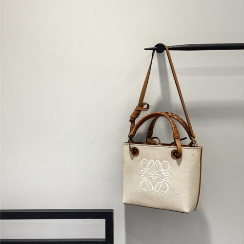 High Quality Luxury Loewe Anagram Tote Bag product detail