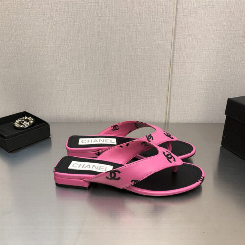 High Quality Luxury Chanel Logo Slippers Womens alternate view