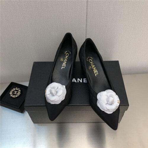 High Quality Luxury Chanel Chunky Heel Pointed Toe Shoes – Style 52998 alternate view