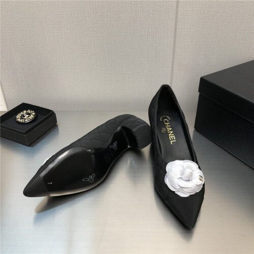 High Quality Luxury Chanel Chunky Heel Pointed Toe Shoes – Style 52998 product detail