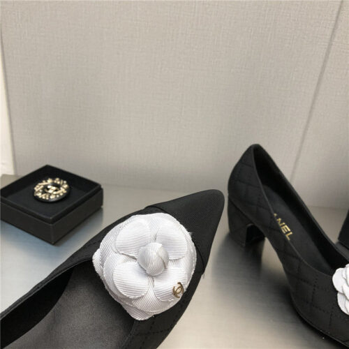 High Quality Luxury Chanel Chunky Heel Pointed Toe Shoes – Style 52998 product detail